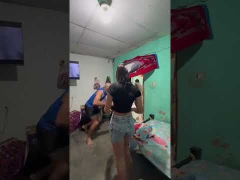 Irjelis a qué hora te metiste en ese cuarto🤣 #humor #parati
