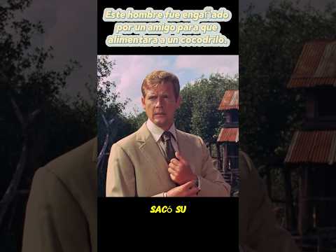 Este hombre fue engañado por un amigo para que alimentara a un cocodrilo.   #shorts #viralvideo