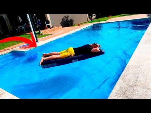 TIRAMOS A FIXFIVE  DORMIDO A LA PISCINA BROMA PESADA!!! **SE ENFADA MUCHO**