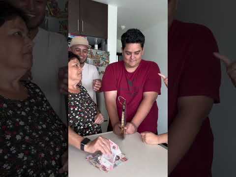 Mi mamá se llevará todo el dinero? 😱😱 #comedia  #juegos #divertido #risas