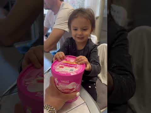 Мимика купила мороженое с  маршмеллоу 🍧🍨🍦🩷🤍 краш раз два три …  #дети #мимика #милана #кукояки
