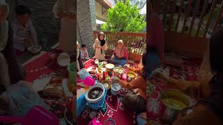 Menu bakso dan gareng asem daging #shortvideo #momshakira #makan