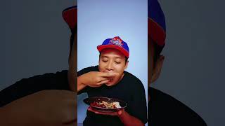 MAKAN NASI PAKAI AYAM GEPREK SUPER PEDES BANGET