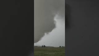 Tornado almost takes out several chasers, Henry, SD #shorts