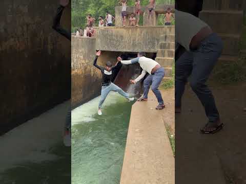 Mera bhai bada has diya simple jump kiya toh dekho #shorts