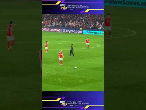 HEADED GOAL FROM THE BENFICA GOALKEEPER