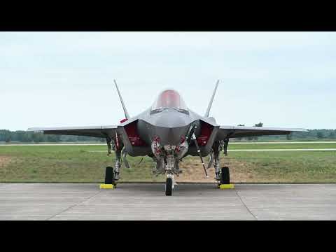 F-35 Lightning II Aircraft Train at Northern Lightning