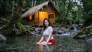 A 17-Year-Old Single Mom’s Quiet Evening Bath by the Stream in Front of Her Bamboo House