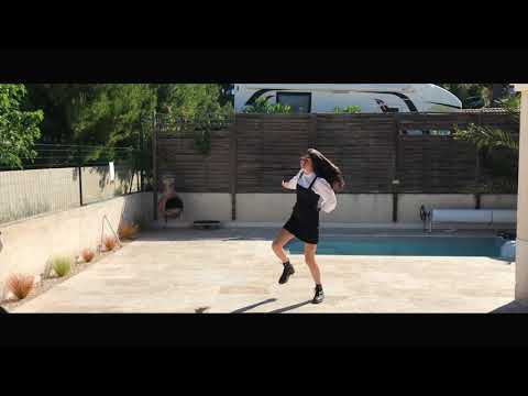 StoryBoard 3 de la vidéo [DANCE COVER] EVERGLOW (에버글로우) - DUN DUN