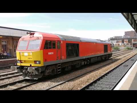 Trains at Lincoln Central (11/07/2022)