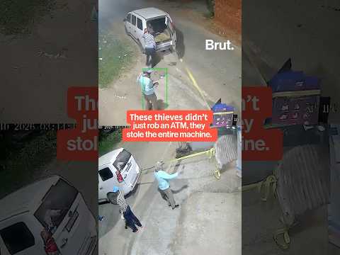 How criminals stole an <strong>ATM</strong> using a vehicle in Jharkhand...