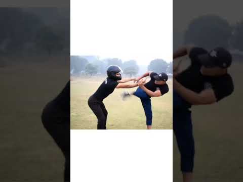 दुश्मन गला दबाए तो 😠 #missionsavenirbhaya #commandofitnessclub #selfdefence #shorts