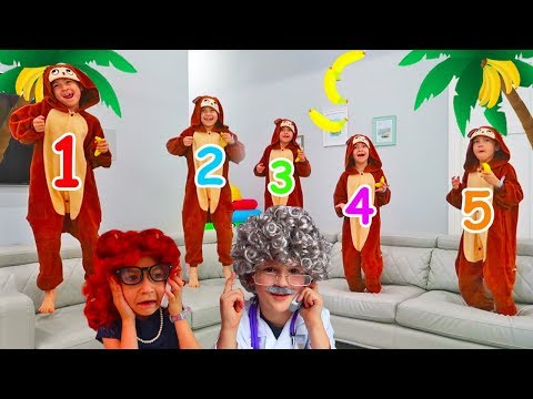 Five Little Monkeys Jumping on the Bed Nursery Rhyme Song Music Video for Children by Hailey!