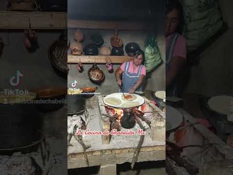 Preparando un rico mole de nopal a mi estilo