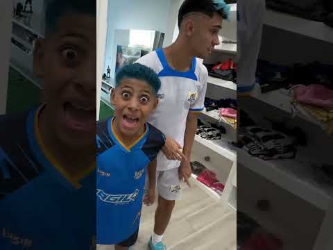 EMPRESTEI MINHAS ROUPAS PRO PÉ DE FERRO IMPRESSIONAR A TAYLA! 😂⚡