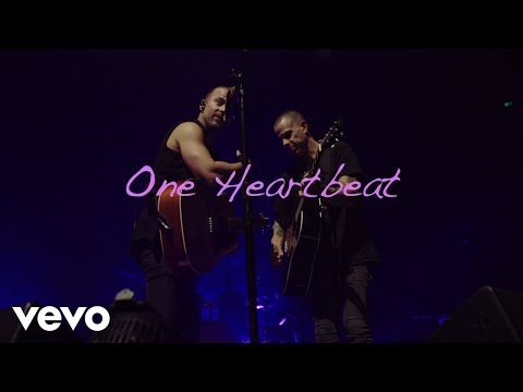 Kip Moore - One Heartbeat (Live From Newcastle) ft. Jillian Jacqueline