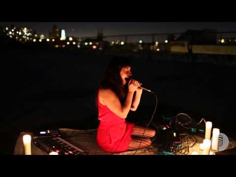 Sessions: Emily Reo - "Spell"