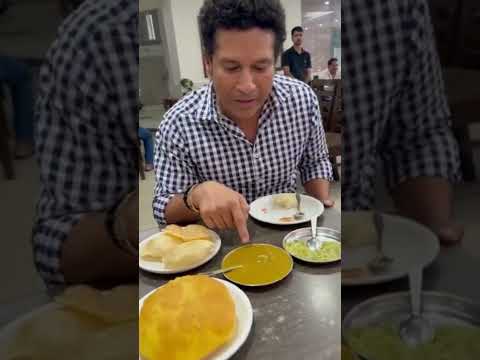 SACHIN TENDULKAR ENJOYING HIS BREAKFAST AT CAFÉ TATO- PANAJI