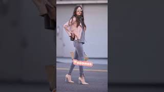Outfits con tacones y jeans pitillo que te harán brillar en cualquier almuerzo o evento
