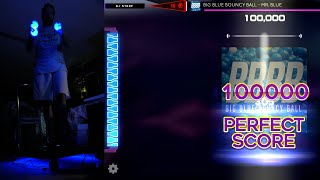 Juggling while playing StepManiaX - Big Blue Bouncy Ball (BBBB) - 100% - Hard+ Difficulty (18)