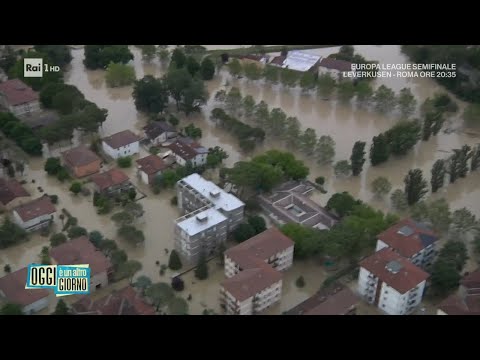 Emilia-Romagna, le zone dell'alluvione viste dall'elicottero - Oggi è un altro giorno 18/05/2023