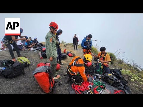 YouTube video thumbnail: Indonesian Authorities Confirm Death of 27-Year-old Brazilian After Mountain Fall