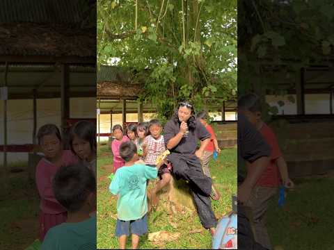 Beautiful day for ice cream #vespa #icecream #vespaclassic #veapaworld #vespalovers