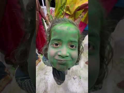 फॅमिली सोबत मस्ती🤪आसली रंगपंचमी कोण खेळत🤪😆#shortvideo