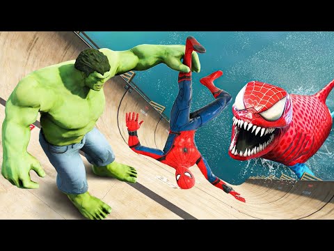 HULK DERRUBOU HOMEM-ARANHA PRA OS TUBARÕES no GTA 5