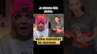 Tā izskatās mūzikas iemiesošana. Haoss, kontrasts, asas pārmaiņas.