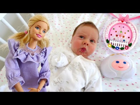 Barbie ve Ken  Sevcan 'ın yeni doğan bebeği ile tanışıyor
