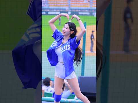 삼성라이온즈 최소윤치어리더 강민호선수 <strong>응원</strong> 직캠 #shorts #최소윤 #치어리더 #<strong>응원</strong>  #직캠 #영상 #삼성라이온즈 #아웃송