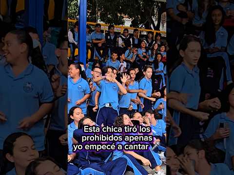 Comenten si quieren ver los pasos que nos enseñó 💃? #fyp #ponchog #colegios #baile #medellin #viral