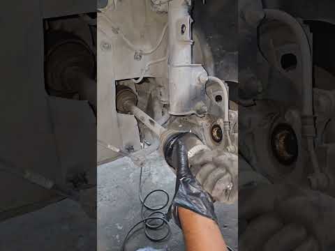 <strong>Hyundai</strong> Elantra cv Axle Bearing joint noise #auto #mechanic