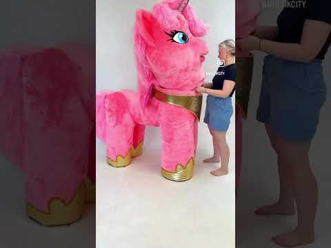 Kadın pony atın içine girdi #selinvederinkardeşler #eğlencelivideolar