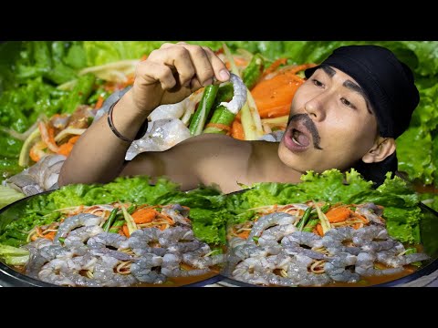 shrimp with Mukbang papaya salad, eating, yummy