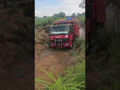 Amazing And Dangerous Driving Skill, But He Great 🚛 #trending #heavycivil #tractor #jcb #bulldozer