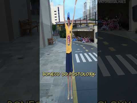 um memex que grudalax na cabeça