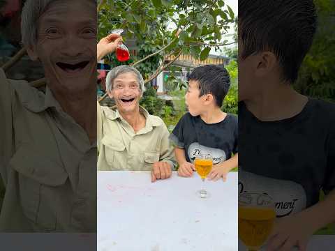 Hai ông cháu trêu trọc nhau siêu dễ thương 😂😱👶🏻♥️👴 #shorts #cute