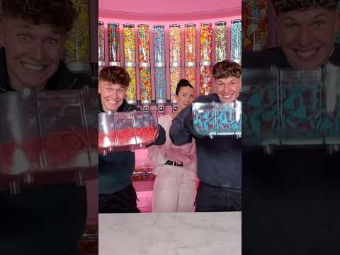 🍬😍Filling up the PICK ‘N’ MIX TUBS in our ‘Pink Store’!😍🍬 #shorts