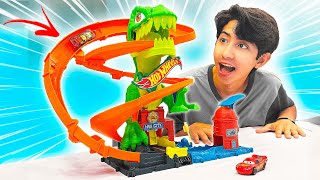 ¡COMPRAMOS NUESTRA PRIMERA PISTA DE HOT WHEELS DE DINOSAURIO!