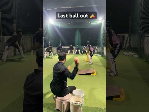 यह बल्लेबाज कैसे आउट हुआ 🧐🧐#shorts#ytshorts #youtubeshorts #cricket #viratkohli #sachintendulkar