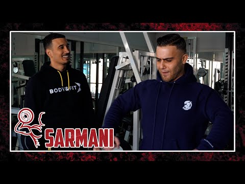 BUITENAARDSE ALIEN SESSIE IN DE GYM - GROTE JONGENS met SARMANI