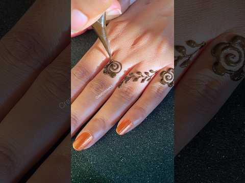 Attractive Back hand Mehndi Design//easy simple Mehndi Design #mehndi #henna