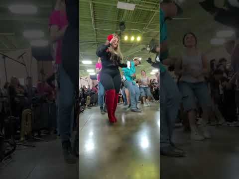 Puro baile. San antonio tx. Flea market