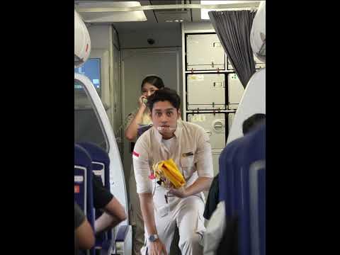 Safety Demo Pramugara Ganteng Super Air Jet Mas Lutfi Fernanda dalam Pesawat Airbus A320-200