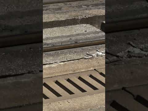 Concrete falling apart on track 3 of Cais do do Sodré station #trainstation #subscribe #statiin