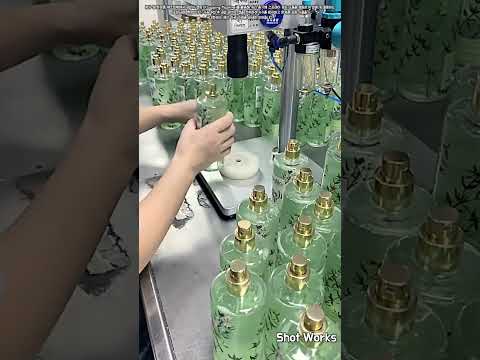 향수 포장 공정 : 공압식 캡핑 장치를 이용한 노즐 밀봉 작업 #worker #process #perfumemanufacturing #packaging #capping