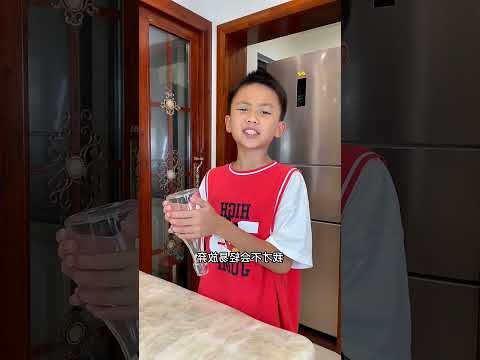 ¡Lucas completó el desafío de mamá y empezó la diversión en el parque acuático!🎢❤️😍#shorts #ytshorts