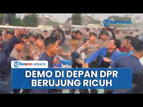 Demo Memanas! Aksi Saling Dorong Terjadi Antara Mahasiswa dan Polisi di Depan Gedung DPR RI